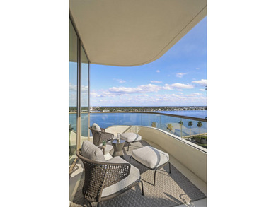 NEW, Turn-key, move-in ready residence with stunning waterfront - photo 9