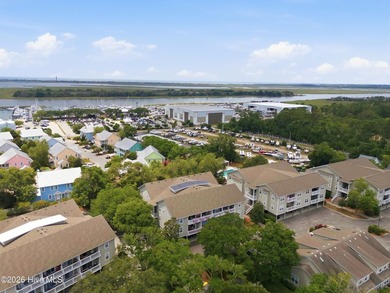 Welcome to 610 W Brown Street, Apt. E, a beautifully maintained - photo 32