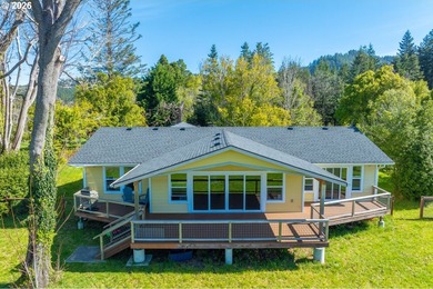 Built in 2021 by a reputable local contractor, this - photo 1