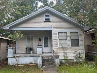 This 3 bedroom, 1 bathroom home in Savannah's Cann Park presents - photo 1