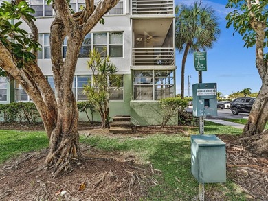 Welcome to Watergate Condominium No. 4 in Hollywood, FL, where - photo 34