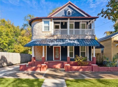 This stunning Victorian home is a must-see in Historic Downtown - photo 1