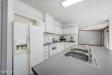 Welcome to 63 Warwick Court in the desirable Groves Point - photo 12