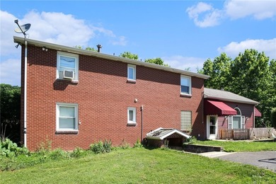 17.8 Acres + Multiple Dwellings + Exceptional Amenities! A rare - photo 4