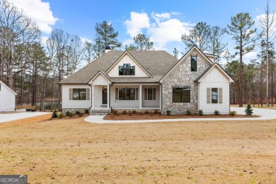 Lake Home For Sale in Tyrone, Georgia