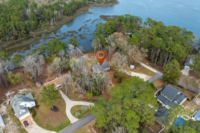 Tucked away at the end of the road in the peaceful Riverbend - photo 1
