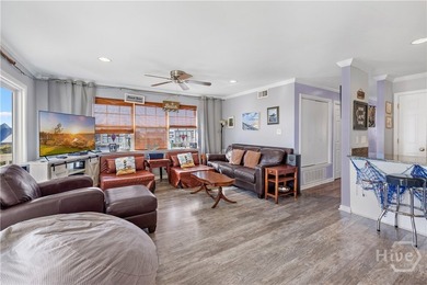 Recently renovated 2BR/2BA third-floor condo in Boylston Place - photo 6