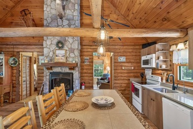 Well maintained and cared for, this charming log home retreat - photo 17