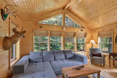 Well maintained and cared for, this charming log home retreat - photo 20