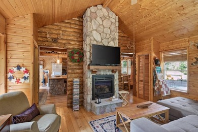 Well maintained and cared for, this charming log home retreat - photo 21