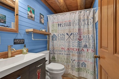 Well maintained and cared for, this charming log home retreat - photo 22