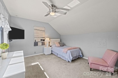 Summer on Lake Wylie is living the dream life! Watch the - photo 25