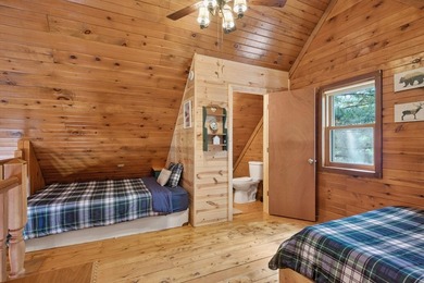Well maintained and cared for, this charming log home retreat - photo 27
