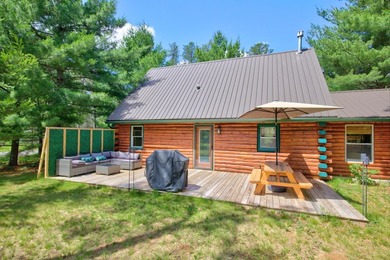 Well maintained and cared for, this charming log home retreat - photo 32