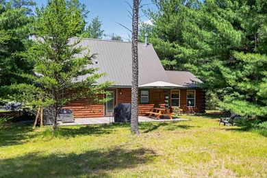 Well maintained and cared for, this charming log home retreat - photo 38