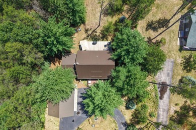 Well maintained and cared for, this charming log home retreat - photo 40