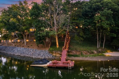 Summer on Lake Wylie is living the dream life! Watch the - photo 43
