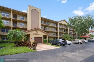 (private lake, pond, creek) Condo For Sale in Hollywood Florida