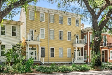 This charming 2-bedroom, 2.5-bath condominium in Savannah's - photo 3