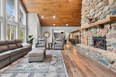 Located in the heart of it all! Luxury Northwoods Retreat on 5+ - photo 14