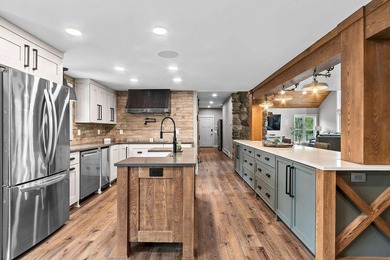 Located in the heart of it all! Luxury Northwoods Retreat on 5+ - photo 24