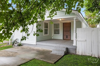 Don't miss this renovated, charming Savannah home offering the - photo 3