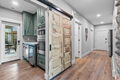 Located in the heart of it all! Luxury Northwoods Retreat on 5+ - photo 37