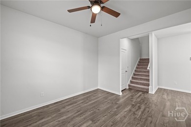 Welcome to 72 Knotty Court in Richmond Hill, where thoughtful - photo 8
