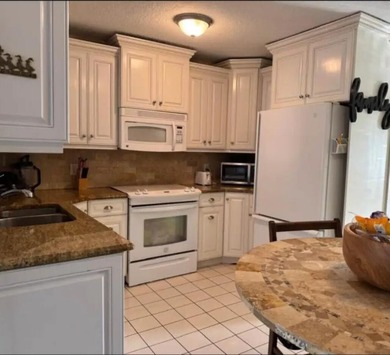 Welcome to a great home in the perfect location! This house with - photo 4