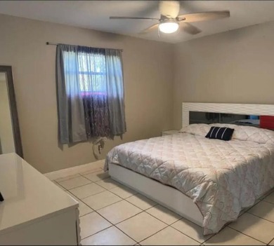 Welcome to a great home in the perfect location! This house with - photo 6