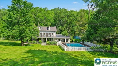 (private lake, pond, creek) Home For Sale in Middle Smithfield Twp Pennsylvania