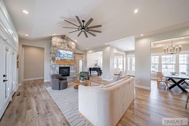 SOLD FULLY FURNISHED - Located right on the golf course and on 1 - photo 13
