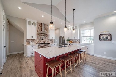 SOLD FULLY FURNISHED - Located right on the golf course and on 1 - photo 16