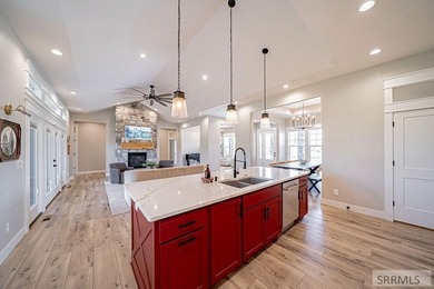 SOLD FULLY FURNISHED - Located right on the golf course and on 1 - photo 18