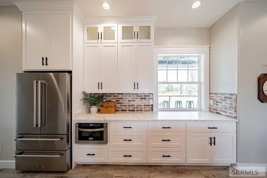 SOLD FULLY FURNISHED - Located right on the golf course and on 1 - photo 20