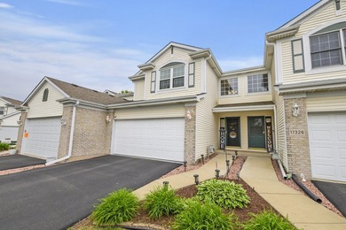 (private lake, pond, creek) Townhome/Townhouse Active Under Contract in Lockport Illinois