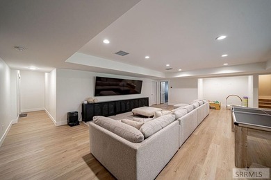 SOLD FULLY FURNISHED - Located right on the golf course and on 1 - photo 43