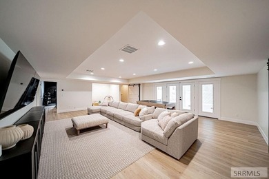 SOLD FULLY FURNISHED - Located right on the golf course and on 1 - photo 44