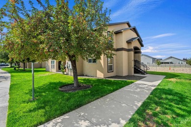 Lake Lowell Townhome/Townhouse Sale Pending in Nampa Idaho
