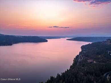 Wake up and fall asleep to breathtaking lake views from this - photo 2