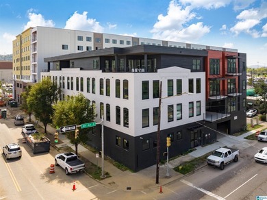Welcome home to this beautifully appointed 937 square foot - photo 8