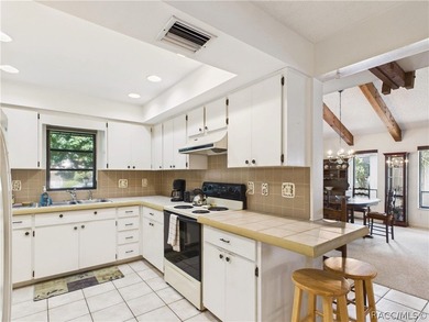 Cozy 2 bedroom 2 bath 2 car garage villa nicely positioned on a - photo 16