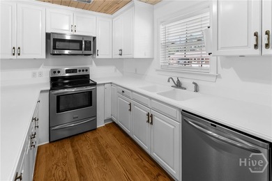 Just listed! This picture-perfect Southern Coastal Cottage - photo 9
