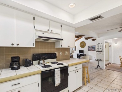 Cozy 2 bedroom 2 bath 2 car garage villa nicely positioned on a - photo 19