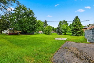 Cute one story bungalow in Winsted sits on an extra large corner - photo 19