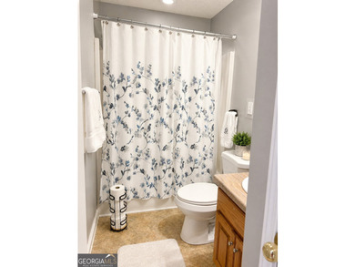 Welcome home to this beautiful 4-bedroom, 3-bath retreat nestled - photo 22