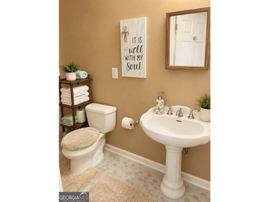 Welcome home to this beautiful 4-bedroom, 3-bath retreat nestled - photo 27