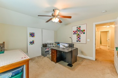 Immaculate 3bd 2.5 bath in Somerset Point on .56 of an acre - photo 28