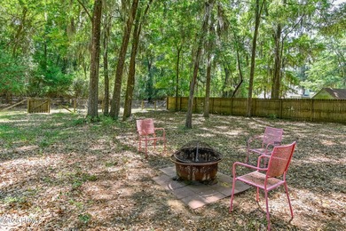 Immaculate 3bd 2.5 bath in Somerset Point on .56 of an acre - photo 33