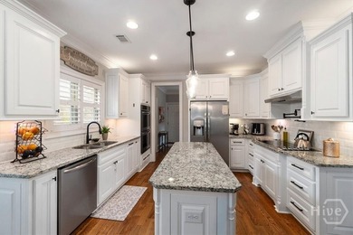 This stunning better than new, estate-style home sits on 1.78 - photo 7